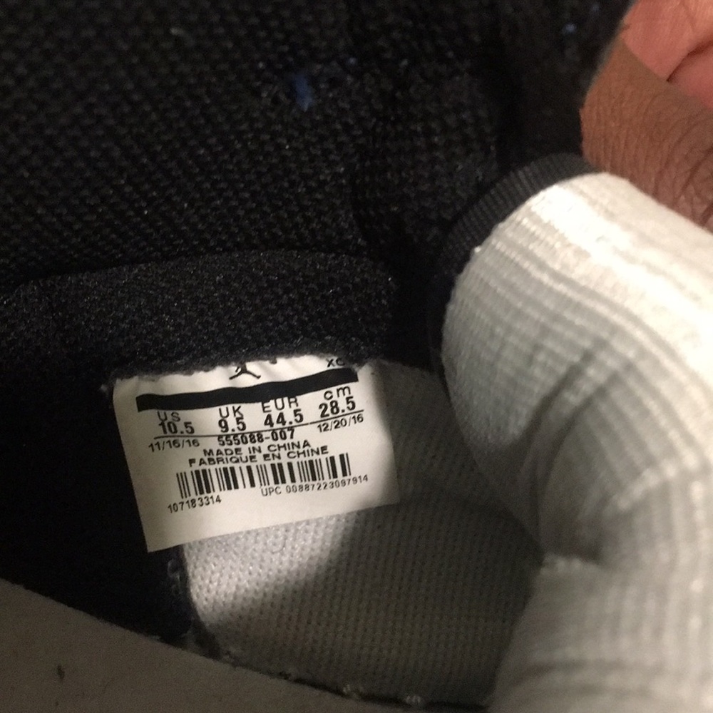 Men’s Retro Jordan 1 High OG - Picture 6 of 6